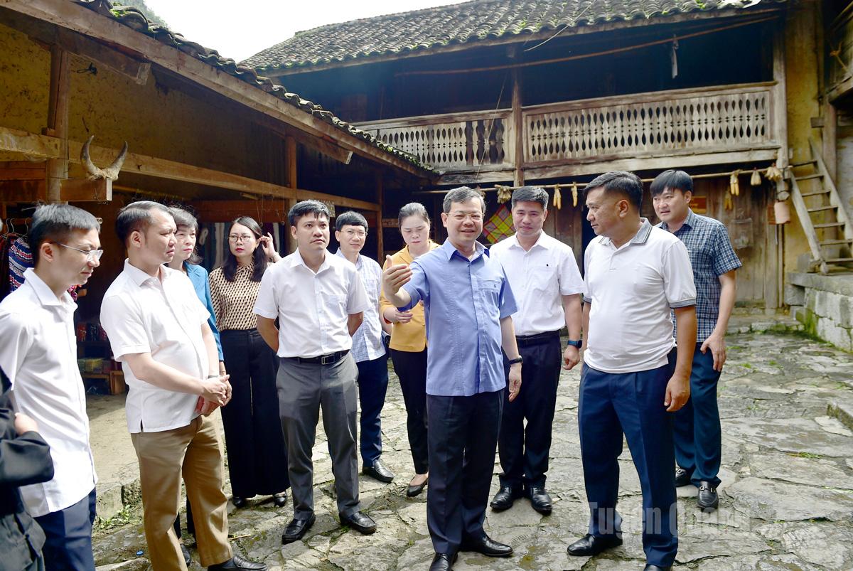 Chairman of the Provincial People's Council Nguyen Van Son: Enhancing Lung Cam cultural tourism village as a premier destination
