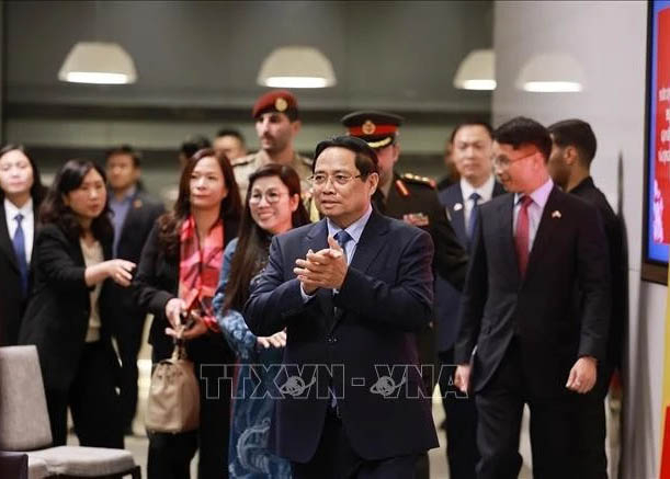Prime Minister meets Vietnamese community in Kuwait